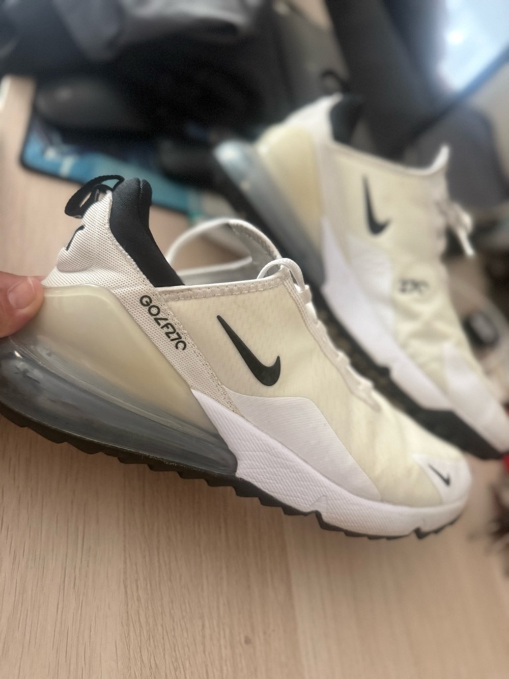 Nike Air Max 270 in Cream and Black